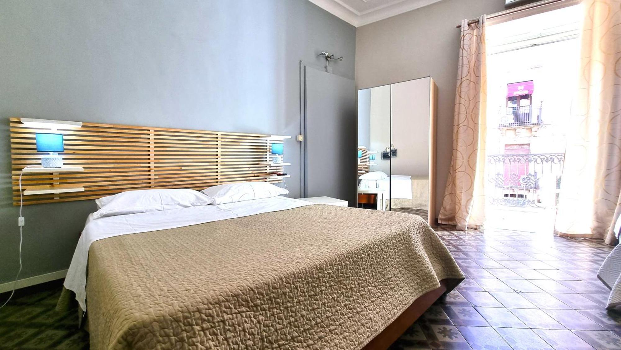 Cortile Stesicoro Bed & Breakfast Catania Bagian luar foto